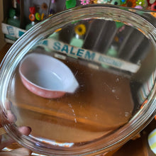 Load image into Gallery viewer, Pyrex Pink Daisy Oval with Lid