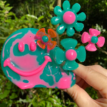 Load image into Gallery viewer, Teal & Pink Smiley Kinetic