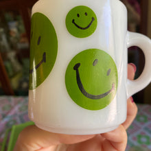 Load image into Gallery viewer, Green Smiley Mug