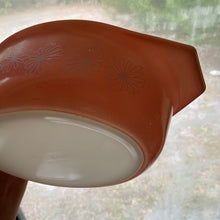 Load image into Gallery viewer, Pyrex Pink Daisy Oval with Lid