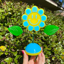 Load image into Gallery viewer, Blue & Yellow Flower Kinetic