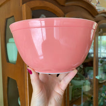 Load image into Gallery viewer, Pyrex Pink Mixing Bowls Set