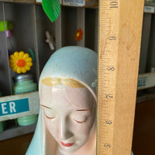 Load image into Gallery viewer, Antique Mary Planter