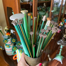 Load image into Gallery viewer, LOT Vintage Knitting Needles