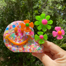 Load image into Gallery viewer, Confetti Smiley Kinetic