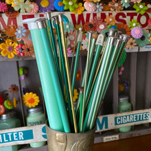 Load image into Gallery viewer, LOT Vintage Knitting Needles