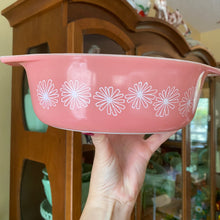 Load image into Gallery viewer, Pyrex Pink Daisy Oval with Lid