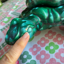 Load image into Gallery viewer, Drippy Lidded Turtle Dish