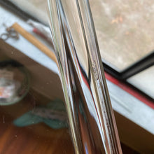 Load image into Gallery viewer, Pyrex Pink Daisy Space Saver 548B