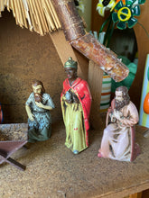 Load image into Gallery viewer, Large Vintage Manger & Figures
