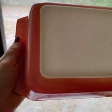 Load image into Gallery viewer, Pyrex JAJ Pink Daisy Space Saver 575