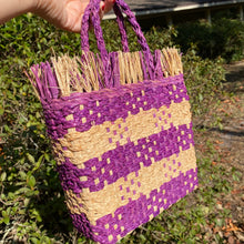 Load image into Gallery viewer, Purple Raffia Flower Bag