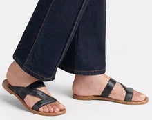 Load image into Gallery viewer, COACH Sz 10 Sandals
