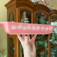 Load image into Gallery viewer, Pyrex Pink Daisy Space Saver 548B