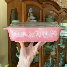 Load image into Gallery viewer, Pyrex JAJ Pink Daisy Space Saver 575