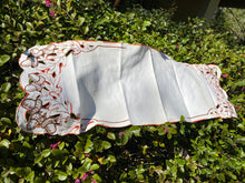 Load image into Gallery viewer, Acorn Table Runner