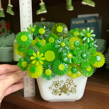 Load image into Gallery viewer, Pyrex 501 with Flowers

