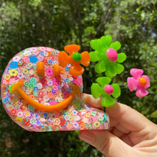 Load image into Gallery viewer, Confetti Smiley Kinetic
