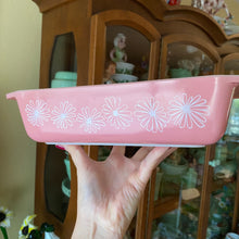 Load image into Gallery viewer, Pyrex JAJ Pink Daisy Space Saver 575
