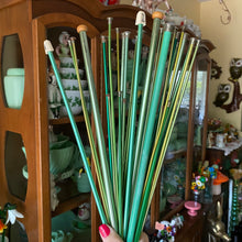 Load image into Gallery viewer, LOT Vintage Knitting Needles
