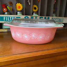 Load image into Gallery viewer, Pyrex Pink Daisy Oval with Lid
