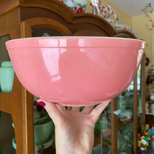 Load image into Gallery viewer, Pyrex Pink Mixing Bowls Set
