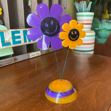 Load image into Gallery viewer, Flower Kinetic
