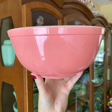 Load image into Gallery viewer, Pyrex Pink Mixing Bowls Set
