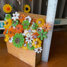 Load image into Gallery viewer, Recipe Box with Flowers
