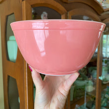 Load image into Gallery viewer, Pyrex Pink Mixing Bowls Set
