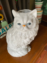 Load image into Gallery viewer, Persian Cat Vase

