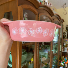 Load image into Gallery viewer, Pyrex Pink Daisy Oval with Lid
