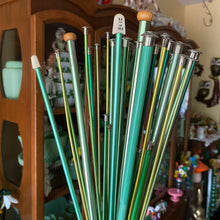 Load image into Gallery viewer, LOT Vintage Knitting Needles
