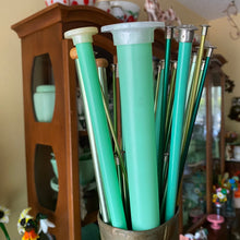 Load image into Gallery viewer, LOT Vintage Knitting Needles
