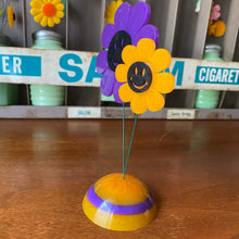 Load image into Gallery viewer, Flower Kinetic
