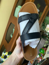 Load image into Gallery viewer, COACH Sz 10 Sandals
