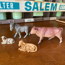 Load image into Gallery viewer, Vintage Italian Nativity Figures
