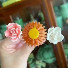 Load image into Gallery viewer, CLAY Roses 20
