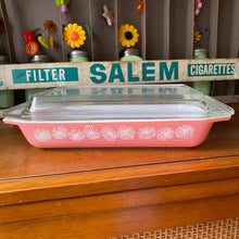 Load image into Gallery viewer, Pyrex Pink Daisy Space Saver 548B
