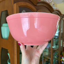 Load image into Gallery viewer, Pyrex Pink Mixing Bowls Set
