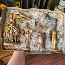 Load image into Gallery viewer, Vintage Italian Nativity Figures
