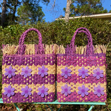 Load image into Gallery viewer, Purple Raffia Flower Bag
