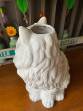 Load image into Gallery viewer, Persian Cat Vase
