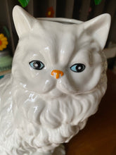 Load image into Gallery viewer, Persian Cat Vase
