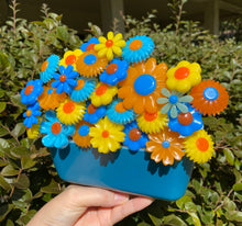 Load image into Gallery viewer, Pyrex 502 with Flowers
