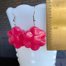 Load image into Gallery viewer, Fuchsia DAISY Earrings
