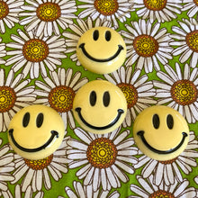 Load image into Gallery viewer, Pale Yellow Smiley Pin
